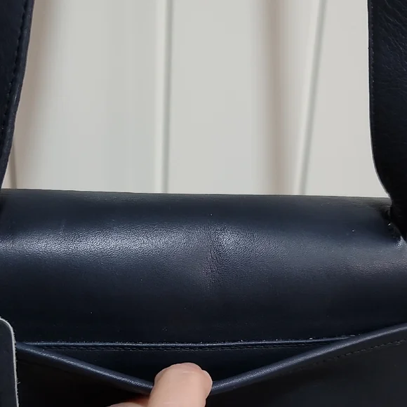 Vintage Coach Navy Leather Crossbody Bag - Picture 9 of 16